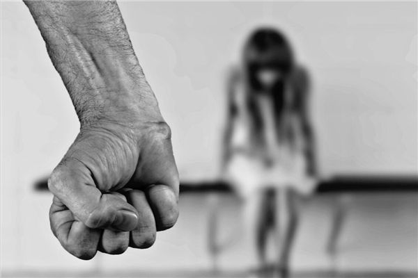 I dreamed that my girlfriend was raped.