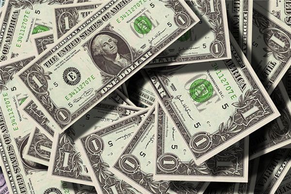 What does it mean to dream of picking up counterfeit money? What does it mean to dream of picking up counterfeit money?