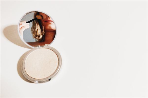 What does it mean to dream of applying powder? What does it mean to dream of applying powder?