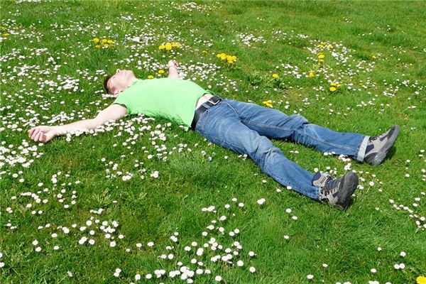 What does it mean to dream of a friend falling to their death? What does it mean to dream of a friend falling to their death?