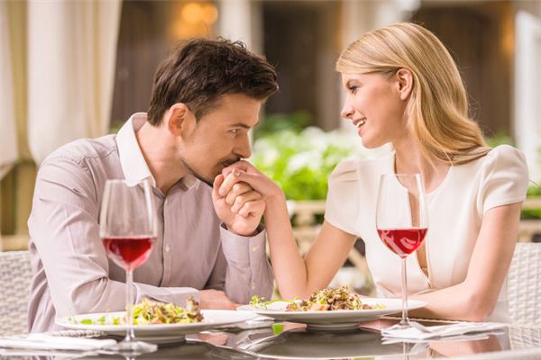 Dreaming of dating a friend of the opposite sex