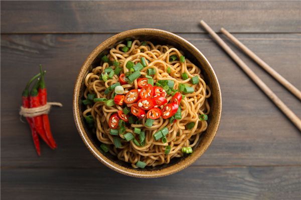 Dreaming of eating instant noodles