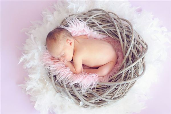What does it mean to dream of holding a baby? What does it mean to dream of holding a baby?