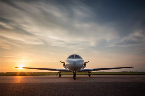 What does it mean to dream of flying an airplane? What does it mean to dream of flying an airplane?