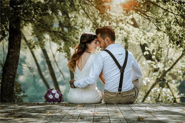 I dreamt that my lover married someone else.