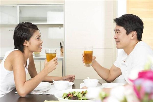 Dreaming of dining with my lover