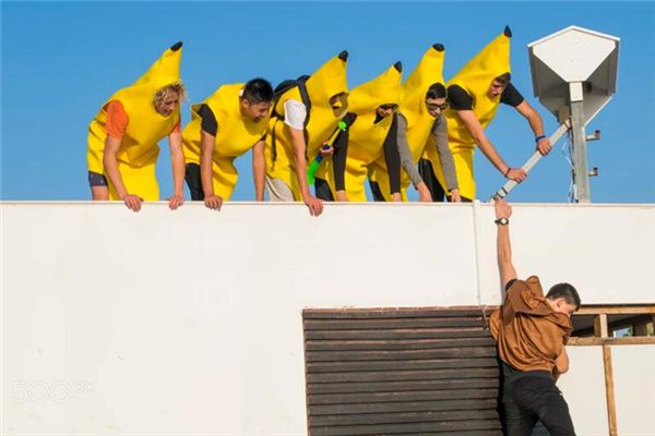 What does it mean to dream of jumping off a building to commit suicide? What does it mean to dream of jumping off a building to commit suicide?