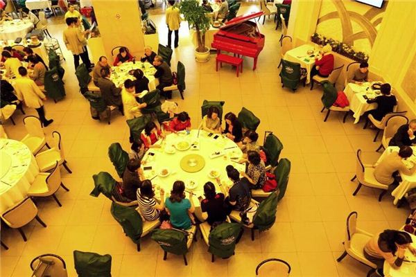 Dreaming of hosting a banquet