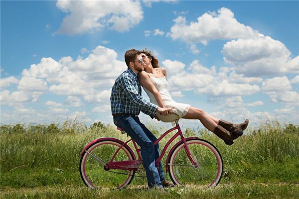 What does it mean to dream of happiness? What does it mean to dream of happiness?