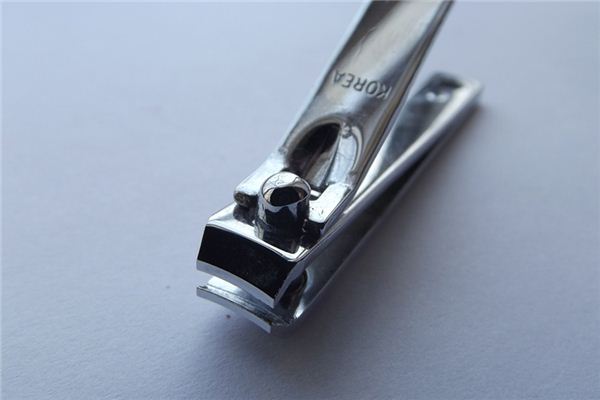 What does it mean to dream of cutting your nails? What does it mean to dream of cutting your nails?