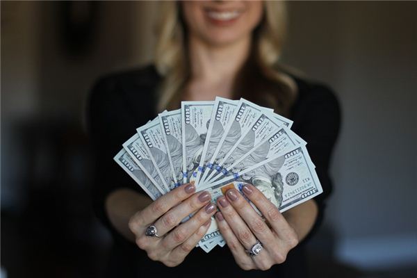 What does it mean to dream of receiving a salary? What does it mean to dream of receiving a salary?