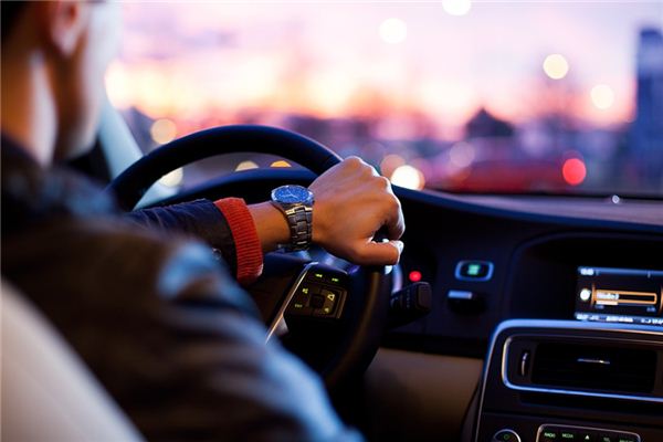 What does it mean to dream of someone else driving? What does it mean to dream of someone else driving?