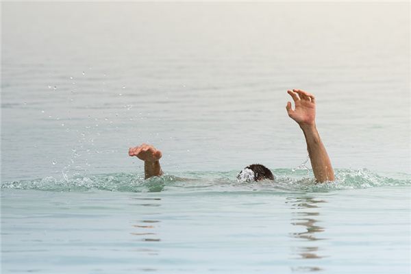 Dreaming of drowning Dreaming of drowning