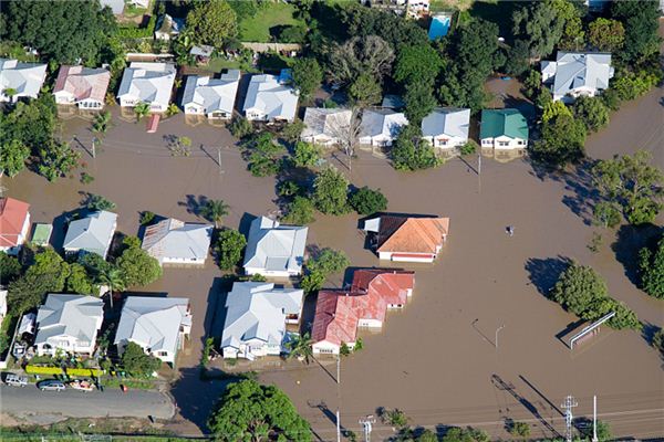 I dreamed that a flood destroyed my house.