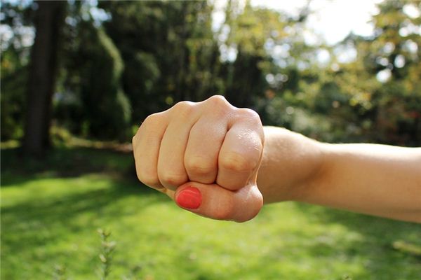 What does it mean to dream of being chased and beaten? What does it mean to dream of being chased and beaten?