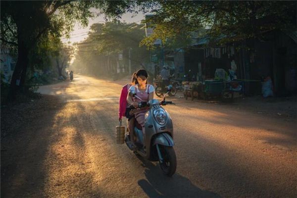 What does it mean to dream of delivering food? What does it mean to dream of delivering food?
