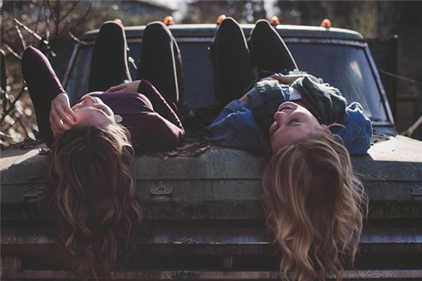 What does it mean to dream of chatting or gossiping? What does it mean to dream of chatting or gossiping?