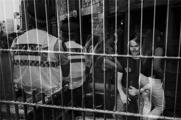 What does it mean to dream of breaking out of prison? What does it mean to dream of breaking out of prison?