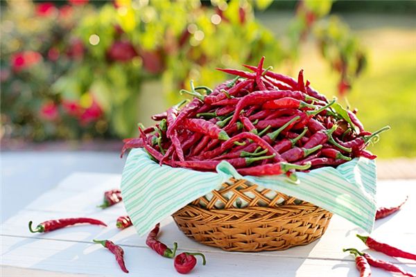 What does it mean to dream of eating chili peppers? What does it mean to dream of eating chili peppers?