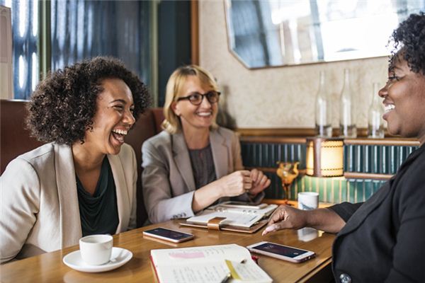What does it mean to dream of talking and laughing? What does it mean to dream of talking and laughing?
