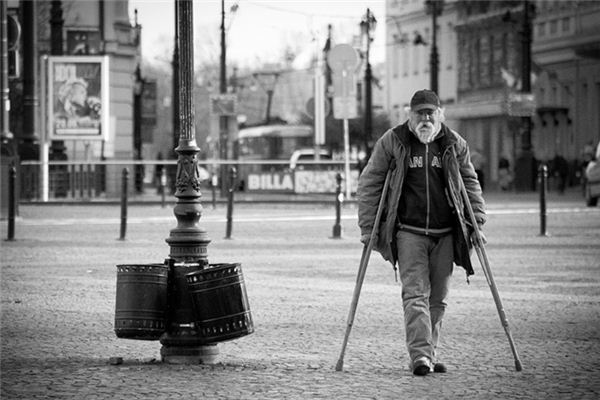 What does it mean to dream of using a cane? What does it mean to dream of using a cane?
