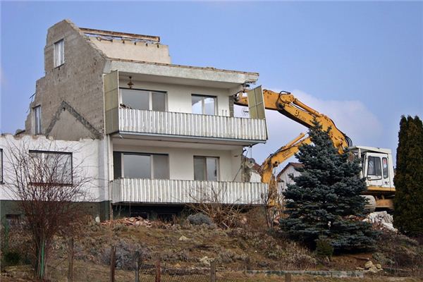 What does it mean to dream of demolishing a house? What does it mean to dream of demolishing a house?