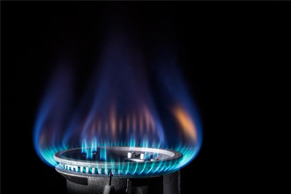 I dreamed of a gas cylinder catching fire. I dreamed of a gas cylinder catching fire.