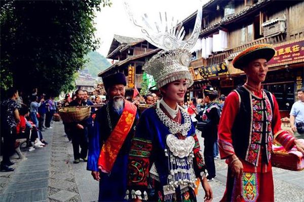 Dreaming of a wedding procession