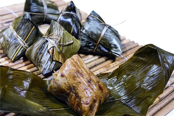 What does it mean to dream of wrapping zongzi (sticky rice dumplings)? What does it mean to dream of wrapping zongzi (sticky rice dumplings)?