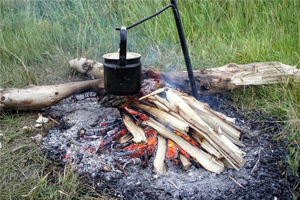 What does it mean to dream of cooking over a fire? What does it mean to dream of cooking over a fire?