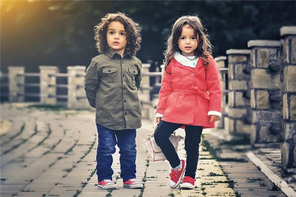 What does it mean to dream of wearing new clothes? What does it mean to dream of wearing new clothes?