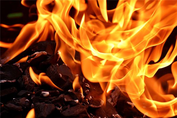 What does it mean to dream of charcoal exploding? What does it mean to dream of charcoal exploding?