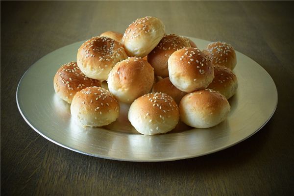 What does it mean to dream of eating sesame seed cakes? What does it mean to dream of eating sesame seed cakes?