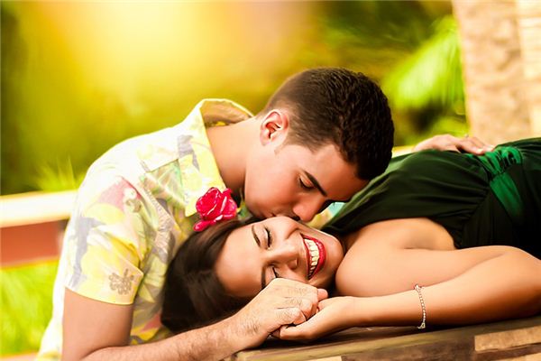 What does it mean to dream of expressing love? What does it mean to dream of expressing love?