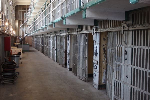 What does it mean to dream of going to jail? What does it mean to dream of going to jail?