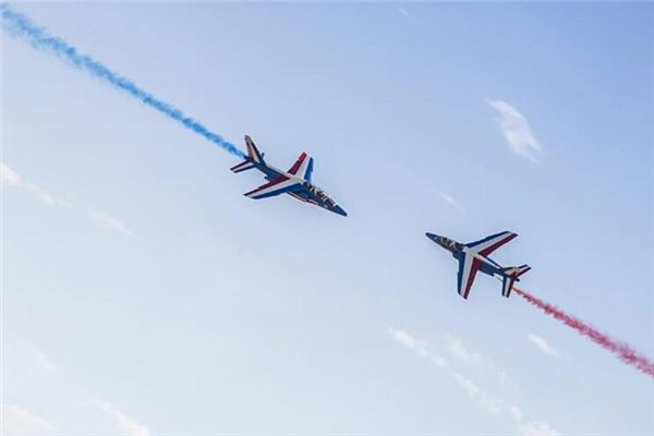 What does it mean to dream of planes colliding? What does it mean to dream of planes colliding?