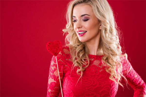 Dreaming of a person wearing red