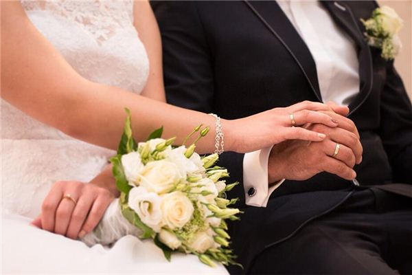I dreamed that I married an old man.