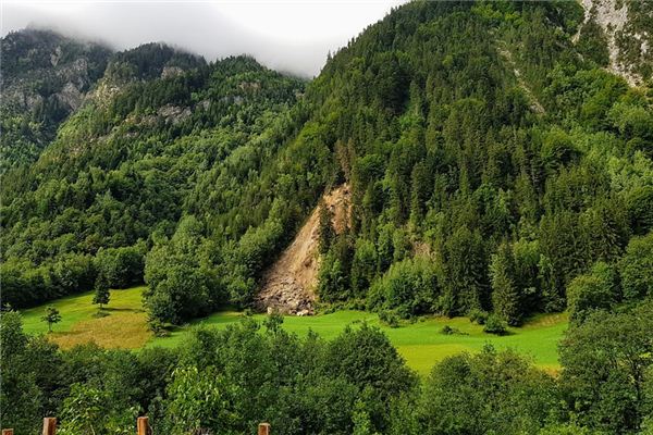 What does it mean to dream of a landslide? What does it mean to dream of a landslide?