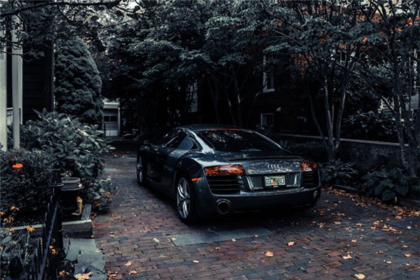 What does it mean to dream of your car being stolen? What does it mean to dream of your car being stolen?