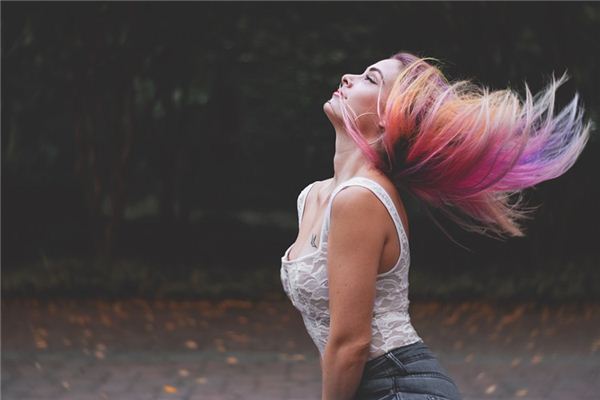 What does it mean to dream of losing a clump of hair? What does it mean to dream of losing a clump of hair?