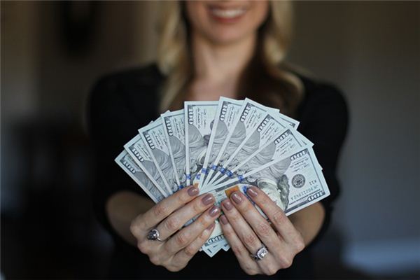What does it mean to dream of someone else getting rich? What does it mean to dream of someone else getting rich?