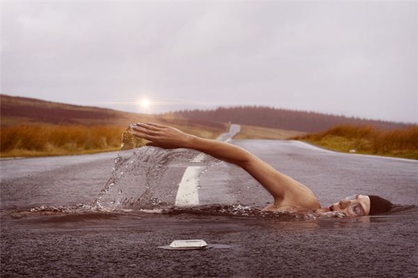 What does it mean to dream of swimming against the current? What does it mean to dream of swimming against the current?