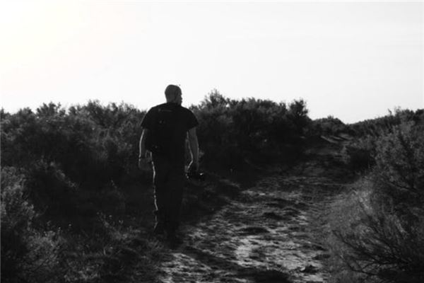 Dreaming of a road that is difficult to walk Dreaming of a road that is difficult to walk