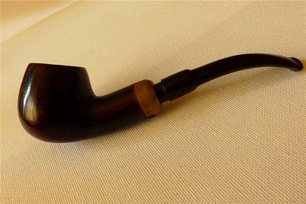 What does it mean to dream of smoking a pipe? What does it mean to dream of smoking a pipe?