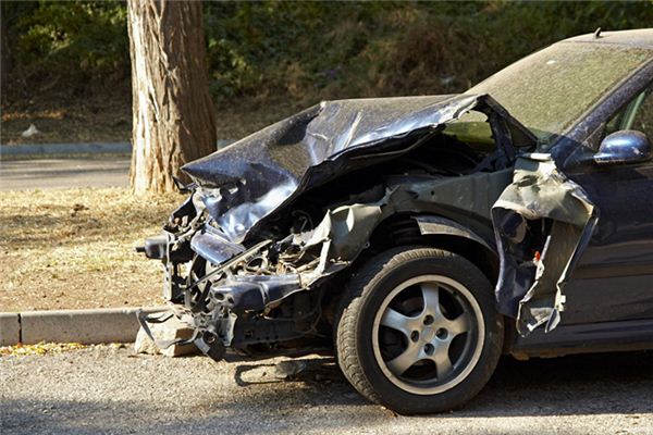 What does it mean to dream of a car crash? What does it mean to dream of a car crash?