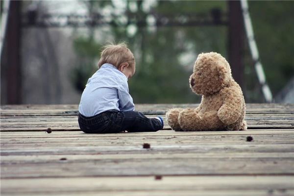 I dreamed that a child fell from a building.