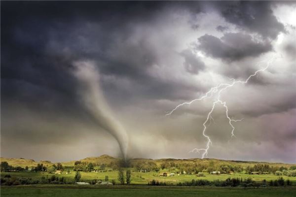 What does it mean to dream of a violent storm? What does it mean to dream of a violent storm?
