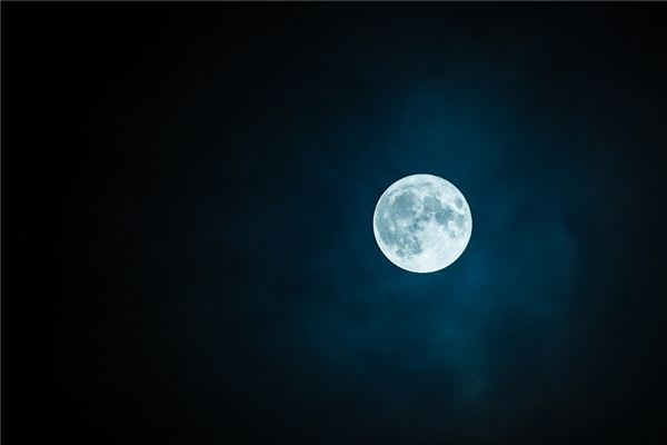 What does it mean to dream of moonlight? What does it mean to dream of moonlight?