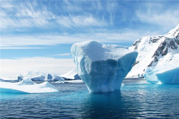 What does it mean to dream of the Arctic? What does it mean to dream of the Arctic?